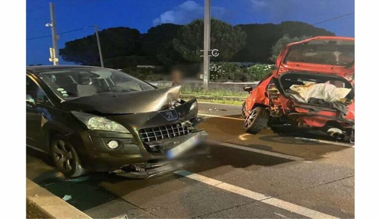 accident de voiture avec plusieurs vehicules impliques