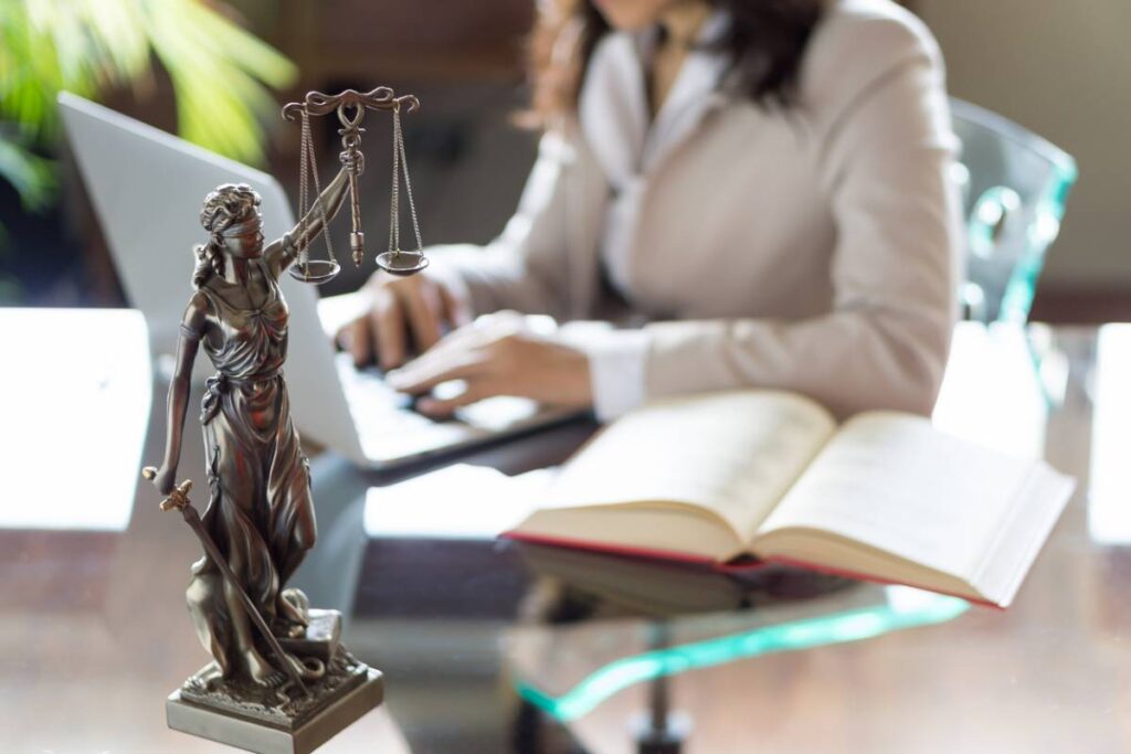 Combien un avocat perçoit-il avec l’aide juridictionnelle