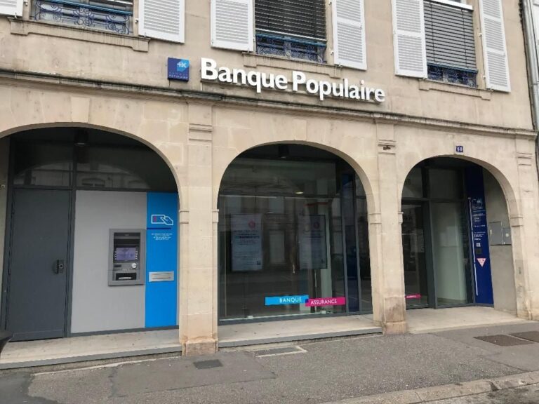 Où trouver la Banque Populaire à Saint-Didier au Mont d'Or 1 batiment de la banque populaire a saint didier
