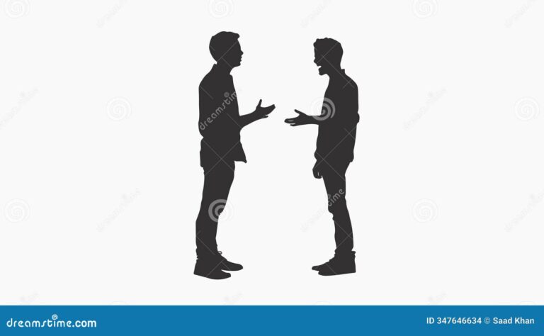 des silhouettes de personnes en discussion intense