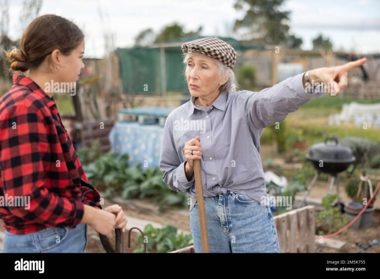 des voisins en desaccord dans un jardin