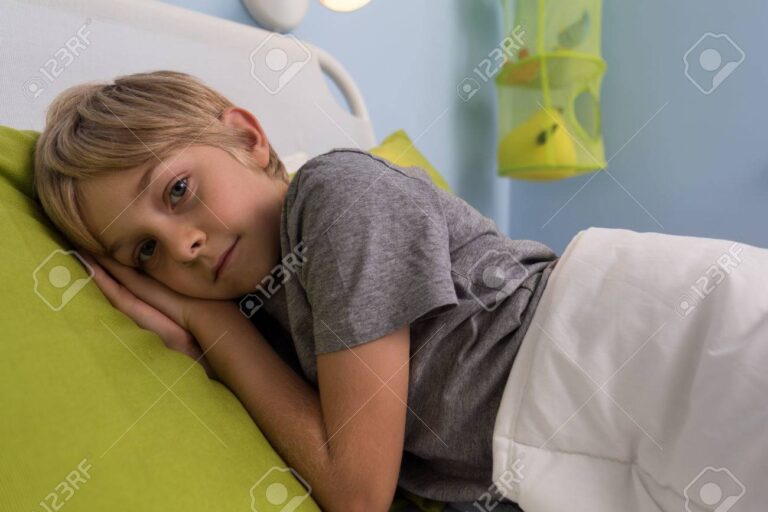 Jusqu'à quel âge peut-on bénéficier du jour enfant malade 1 enfant malade dans un lit dhopital