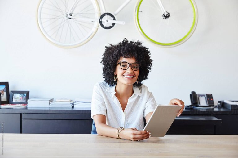 est ce que vous seriez disponible pour une reunion cette semaine