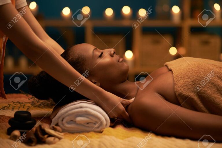 femme recevant un massage relaxant