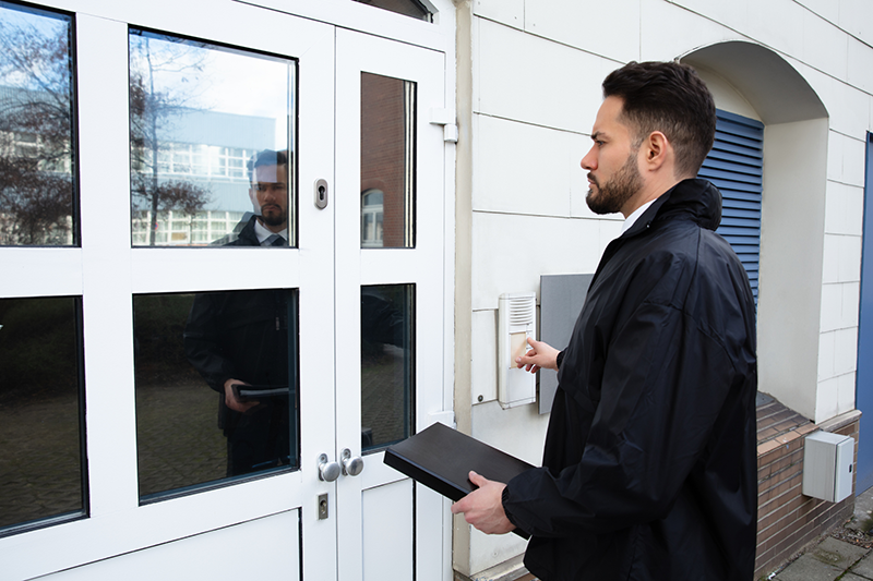 Comment se déroule une assignation en justice par huissier