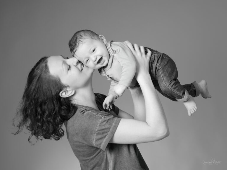 Que faire pour célébrer la fête des mères de manière originale 1 maman et enfant creant des souvenirs ensemble