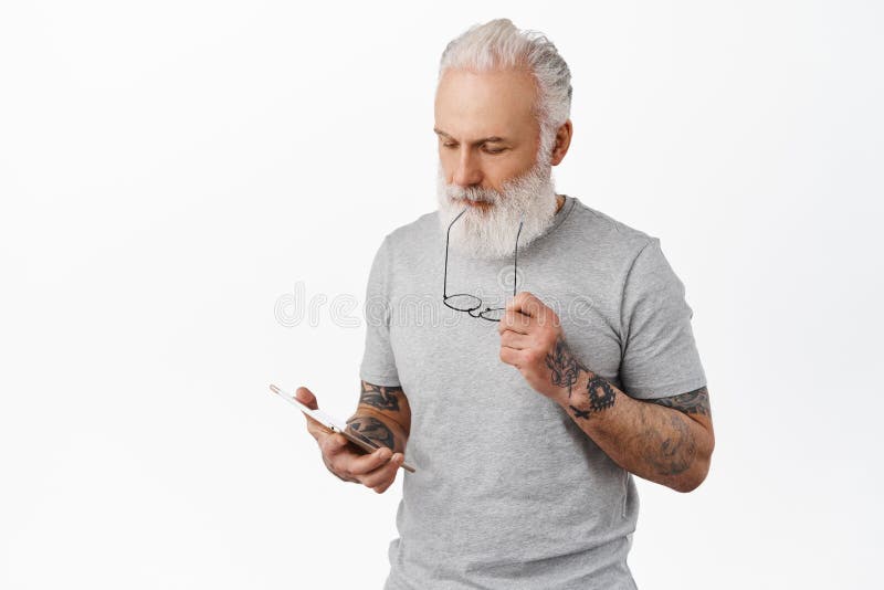 Quels sont les droits du père non marié en cas de séparation durant la grossesse 1 pere tenant une echographie regard pensif