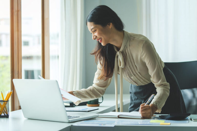 personne consultant des documents administratifs