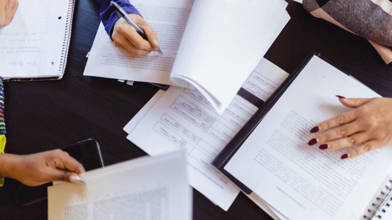 personne recevant un document administratif