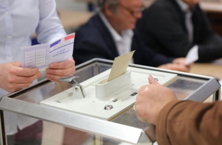 Combien de bulletins de vote faut-il prendre pour voter efficacement 1 personnes choisissant des bulletins de vote