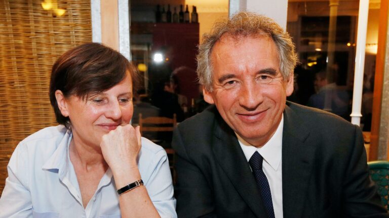 Qui est l'épouse de François Bayrou et quel est son parcours 1 portrait de francois bayrou et son epouse