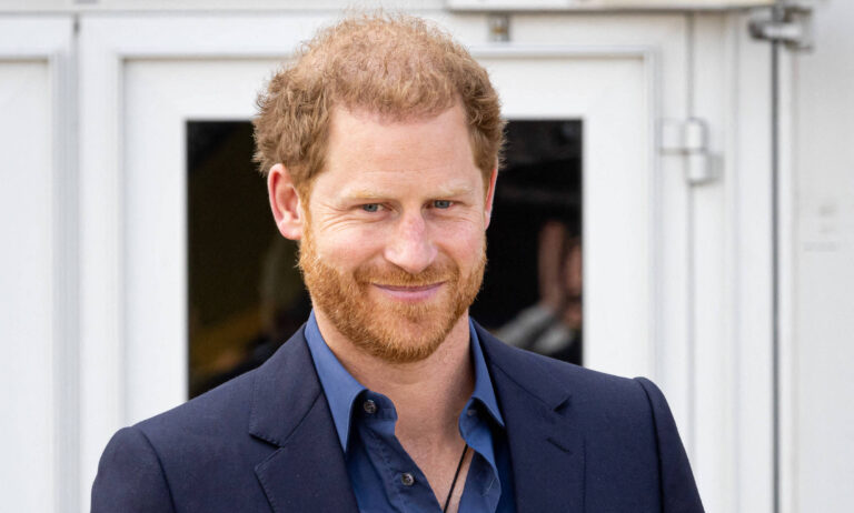 portrait du prince harry en reflexion
