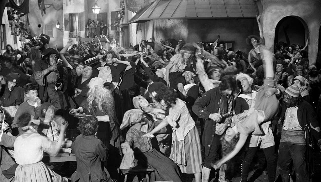 Pourquoi dit-on que souvent la foule trahit le peuple 3 Pourquoi dit-on que souvent la foule trahit le peuple