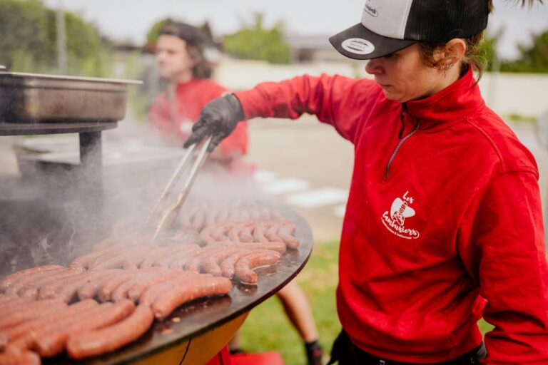 repas en plein air sur un chantier btp
