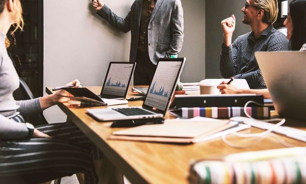 Que comprend le comité d'entreprise et comment en bénéficier 1 reunion de comite dentreprise en action