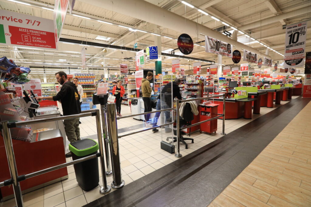 Quelles grandes surfaces sont ouvertes le dimanche après-midi 1 supermarche anime un dimanche apres midi