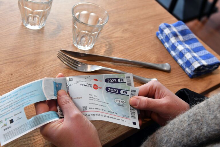 Jusqu'à quand peut-on utiliser les tickets restaurant papier 1 tickets restaurant papier sur une table