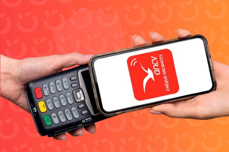 un client utilisant des cheques vacances au restaurant