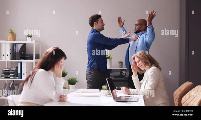 un collegue dominant dans une reunion