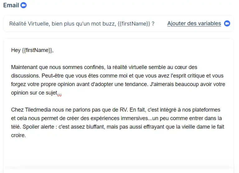 une personne utilisant une piece jointe par email
