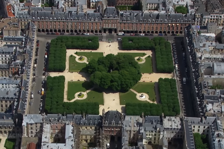 vue aerienne de la place des vosges
