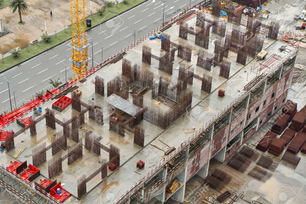 Pourquoi un immeuble se construit-il en face de chez moi
